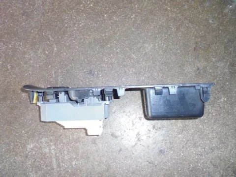 Διακόπτης Πόρτας Παραθύρων Κεντρικός Αριστερής 2ΠΛΟΣ 10PIN για TOYOTA YARIS (2015 - ) Hatchback - 3dr -  Διακόπτης Πόρτας Παραθύρων Κεντρικός Αριστερής 2ΠΛΟΣ 10PIN για TOYOTA YARIS (2015 - ) Hatchback - 3dr -