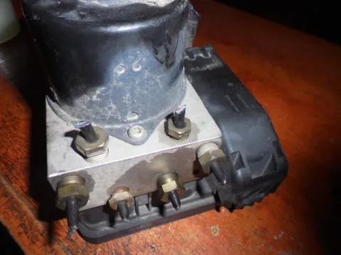Μονάδα ABS 2S612M110CE για FORD FOCUS (2004 - 2008) Mk2a (DA3 - C307) Μονάδα ABS 2S612M110CE για FORD FOCUS (2004 - 2008) Mk2a (DA3 - C307)