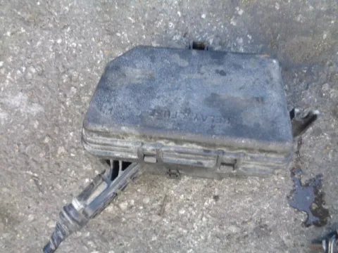 Ασφαλειοθήκη Μπαταρίας για TOYOTA YARIS (2012 - 2014) ( ) *Δ* Ασφαλειοθήκη Μπαταρίας για TOYOTA YARIS (2012 - 2014) ( ) *Δ*