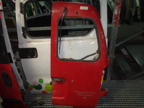 Πόρτα Πίσω Δεξιά Δίφυλλη Με Τζάμι για NISSAN VANETTE (1997 - 2001) (C23) Πόρτα Πίσω Δεξιά Δίφυλλη Με Τζάμι για NISSAN VANETTE (1997 - 2001) (C23)