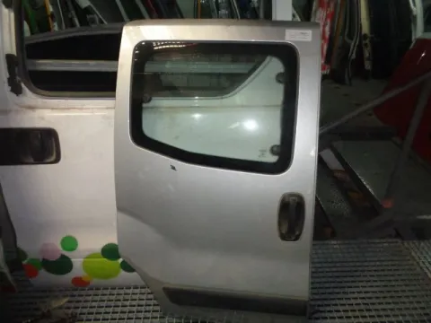 Πόρτα Δεξιά Συρόμενη Με Τζάμι για FIAT FIORINO (2008 -) , QUBO (2008 - ) Πόρτα Δεξιά Συρόμενη Με Τζάμι για FIAT FIORINO (2008 -) , QUBO (2008 - )