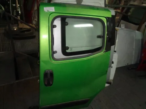 Πόρτα Αριστερή Συρόμενη Με Τζάμι για FIAT QUBO (2008 - ) Πόρτα Αριστερή Συρόμενη Με Τζάμι για FIAT QUBO (2008 - )