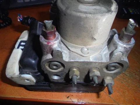 Μονάδα ABS 5610076J0 για SUZUKI JIMNY (2005 - 2013) (SN) Μονάδα ABS 5610076J0 για SUZUKI JIMNY (2005 - 2013) (SN)