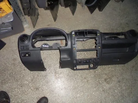 Ταμπλό για SUZUKI JIMNY (1998 - 2005) (SN) *Γ* Ταμπλό για SUZUKI JIMNY (1998 - 2005) (SN) *Γ*