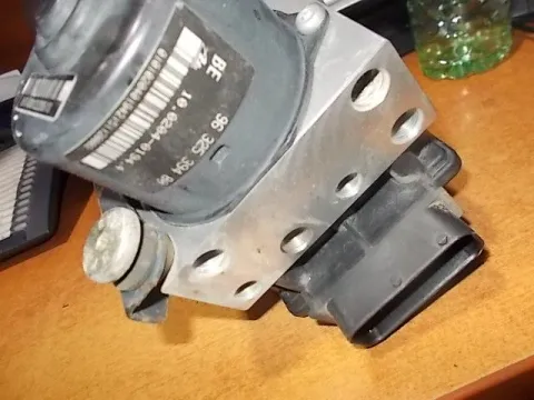 Μονάδα ABS 9632539480 για PEUGEOT 206 (1998 - 2002) (2A) (2C) (T3E) Μονάδα ABS 9632539480 για PEUGEOT 206 (1998 - 2002) (2A) (2C) (T3E)