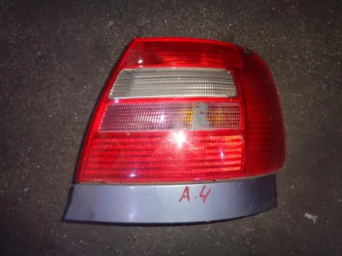 Φανάρι Πίσω Δεξί Λευκό Φλας Πάνω για AUDI A4 (1999 - 2001) (8D) Φανάρι Πίσω Δεξί Λευκό Φλας Πάνω για AUDI A4 (1999 - 2001) (8D)
