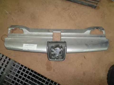 Μάσκα Σήμα - Έμβλημα Εμπρός για PEUGEOT 306 (2000 - 2002) (N5) Μάσκα Σήμα - Έμβλημα Εμπρός για PEUGEOT 306 (2000 - 2002) (N5)