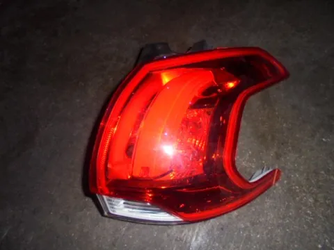 Φανάρι Πίσω Δεξί ΠΡΟΒΛΗΜΑΤΙΚΟ για PEUGEOT 2008 (2013 - ) Φανάρι Πίσω Δεξί ΠΡΟΒΛΗΜΑΤΙΚΟ για PEUGEOT 2008 (2013 - )