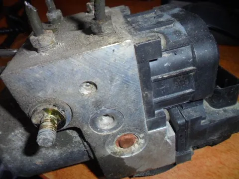 Μονάδα ABS 27534FE180 για SUBARU IMPREZA (2002 - 2005) Μονάδα ABS 27534FE180 για SUBARU IMPREZA (2002 - 2005)
