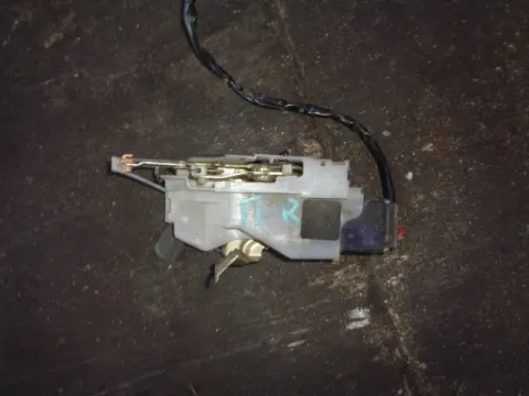 Ηλεκτρομαγνητική Κλειδαριά Πίσω Δεξιά 2pin για MAZDA 323 (1989 - 1991) (BG) Ηλεκτρομαγνητική Κλειδαριά Πίσω Δεξιά 2pin για MAZDA 323 (1989 - 1991) (BG)