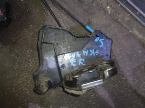 Ηλεκτρομαγνητική Κλειδαριά Εμπρός Δεξιά 2pin για TOYOTA AVENSIS (2003 - 2006) (T250) Ηλεκτρομαγνητική Κλειδαριά Εμπρός Δεξιά 2pin για TOYOTA AVENSIS (2003 - 2006) (T250)