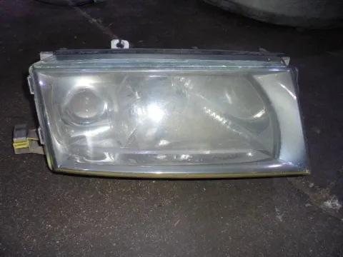 Φανάρι Εμπρός Δεξί (ΘΑΜΠΟ ΕΛΑΤΩΜΑΤΙΚΟ) για SKODA OCTAVIA (2000 - 2008) 4 (1U2-5) Φανάρι Εμπρός Δεξί (ΘΑΜΠΟ ΕΛΑΤΩΜΑΤΙΚΟ) για SKODA OCTAVIA (2000 - 2008) 4 (1U2-5)