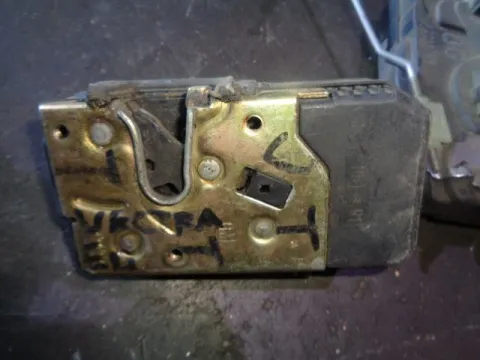 Ηλεκτρομαγνητική Κλειδαριά Εμπρός Δεξιά 10pin για OPEL VECTRA (2002 - 2005) C , (2005 - 2008) C Ηλεκτρομαγνητική Κλειδαριά Εμπρός Δεξιά 10pin για OPEL VECTRA (2002 - 2005) C , (2005 - 2008) C