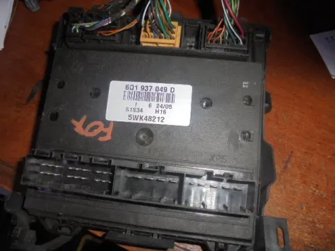 Ασφαλειοθήκη Μηχανής 6Q1937049D για VW FOX (2005 - ) (5Z1) Ασφαλειοθήκη Μηχανής 6Q1937049D για VW FOX (2005 - ) (5Z1)