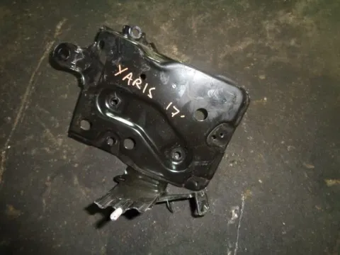 Βάση Μπαταρίας για TOYOTA YARIS (2015 - 2017) *Δ* Βάση Μπαταρίας για TOYOTA YARIS (2015 - 2017) *Δ*