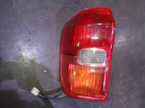 Φανάρι Πίσω Αριστερό για TOYOTA RAV-4 (2000 - 2004) (XA20) Φανάρι Πίσω Αριστερό για TOYOTA RAV-4 (2000 - 2004) (XA20)