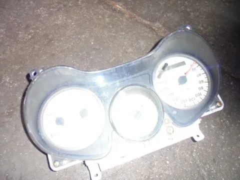 Κοντέρ για TOYOTA RAV-4 (2000 - 2004) (XA20) Κοντέρ για TOYOTA RAV-4 (2000 - 2004) (XA20)