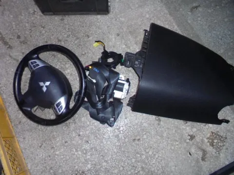 Σετ Αερόσακων Εμπρός (χ.Ταμπλό) για MITSUBISHI COLT (2008 - ) (JZ3) *Γ* Σετ Αερόσακων Εμπρός (χ.Ταμπλό) για MITSUBISHI COLT (2008 - ) (JZ3) *Γ*