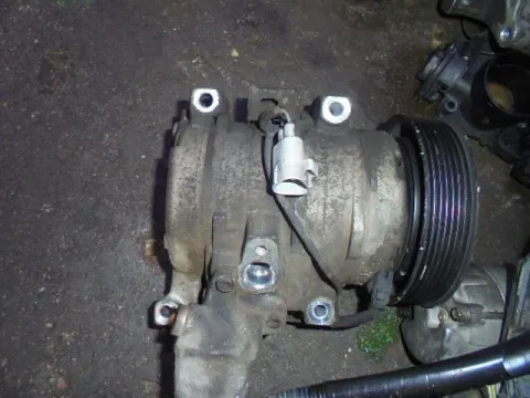 Συμπιεστής A-C (Κομπρέσορας) για TOYOTA RAV-4 (2000 - 2004) (XA20) Συμπιεστής A-C (Κομπρέσορας) για TOYOTA RAV-4 (2000 - 2004) (XA20)
