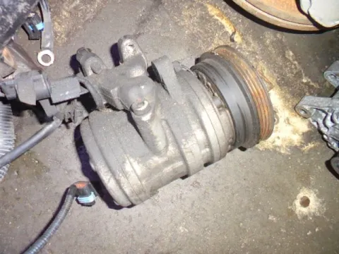 Συμπιεστής A-C (Κομπρέσορας) για HYUNDAI GETZ (2002 - 2005) (TB) Συμπιεστής A-C (Κομπρέσορας) για HYUNDAI GETZ (2002 - 2005) (TB)