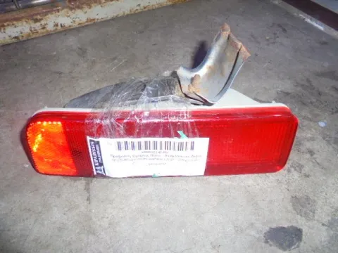 Ανακλαστικό Πίσω Δεξί για MITSUBISHI OUTLANDER (2003 - 2006) (CU) Ανακλαστικό Πίσω Δεξί για MITSUBISHI OUTLANDER (2003 - 2006) (CU)