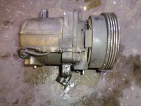 Συμπιεστής A-C (Κομπρέσορας) για BMW 3 Series (1990 - 1995) (E36) Συμπιεστής A-C (Κομπρέσορας) για BMW 3 Series (1990 - 1995) (E36)