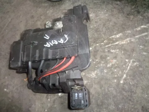 Ασφαλειοθήκη Μπαταρίας για SKODA FABIA (2011 - 2014) ( ) 1200 Petrol TSI 105hp *Δ* Ασφαλειοθήκη Μπαταρίας για SKODA FABIA (2011 - 2014) ( ) 1200 Petrol TSI 105hp *Δ*
