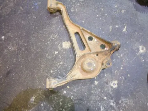 Ψαλίδι Εμπρός Δεξί για SUZUKI GRAND VITARA (1999 - 2001) (SQ) Ψαλίδι Εμπρός Δεξί για SUZUKI GRAND VITARA (1999 - 2001) (SQ)