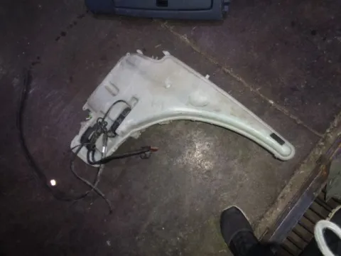 Δοχείο Υαλοκαθαριστήρων Με Μοτέρ για BMW 1 Series (2004 - 2007) (E87) Δοχείο Υαλοκαθαριστήρων Με Μοτέρ για BMW 1 Series (2004 - 2007) (E87)