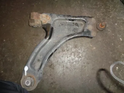 Ψαλίδι Εμπρός Δεξί για OPEL CORSA (2000 - 2004) C Ψαλίδι Εμπρός Δεξί για OPEL CORSA (2000 - 2004) C