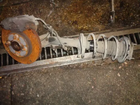 Άκρο Πλήρες Εμπρός Αριστερό Με ABS για FORD FOCUS (1998 - 2001) Mk1a , (2002 - 2004) Mk1b Άκρο Πλήρες Εμπρός Αριστερό Με ABS για FORD FOCUS (1998 - 2001) Mk1a , (2002 - 2004) Mk1b