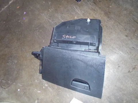 Ντουλαπάκι για FIAT STILO (2001 - 2006) (192) *Γ* Ντουλαπάκι για FIAT STILO (2001 - 2006) (192) *Γ*