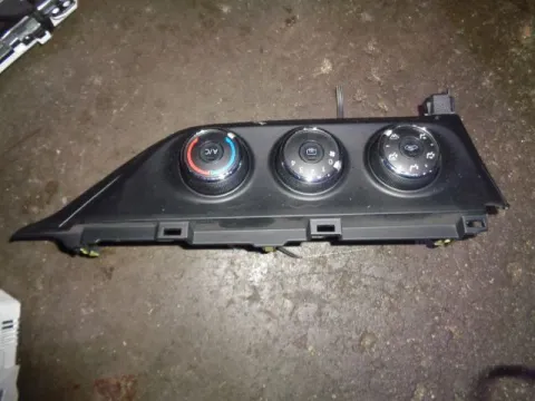 Χειριστήρια Καλοριφέρ για TOYOTA COROLLA (2013 - 2016) Χειριστήρια Καλοριφέρ για TOYOTA COROLLA (2013 - 2016)