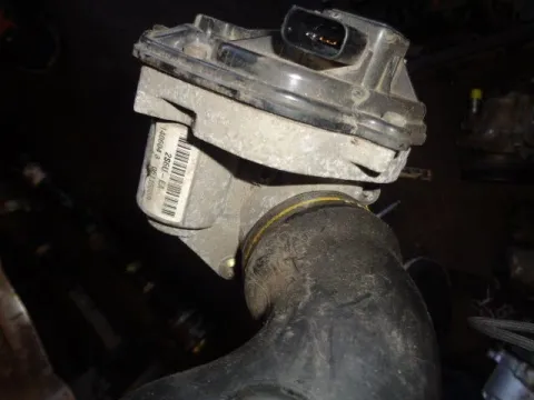 Σώμα Πεταλούδας 256UEA για FORD FIESTA (2002 - 2005) Mk5a 1400 (FXJA) Petrol 80 16V ΤΕΛΑΡΟ 61"(πισω σκαλα) Σώμα Πεταλούδας 256UEA για FORD FIESTA (2002 - 2005) Mk5a 1400 (FXJA) Petrol 80 16V ΤΕΛΑΡΟ 61"(πισω σκαλα)