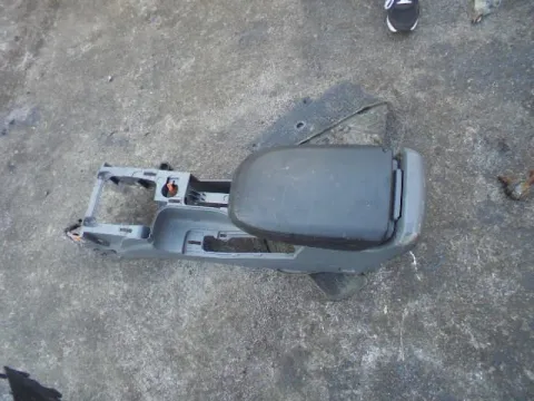 Υποβραχιόνιο(Τεμπέλης) για FORD FOCUS (2008 - 2010) Mk2b (DA3 - C307) *Γ* Υποβραχιόνιο(Τεμπέλης) για FORD FOCUS (2008 - 2010) Mk2b (DA3 - C307) *Γ*