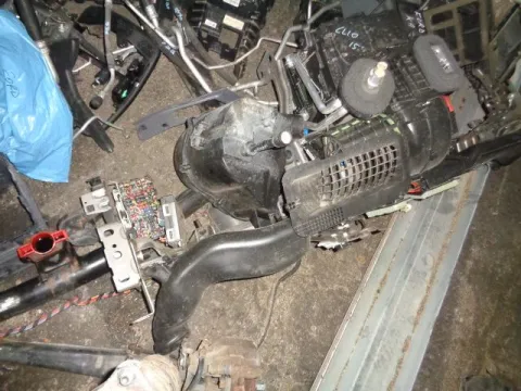 Ψύκτης (Εβαπορέτα) με Μοτέρ Καλοριφέρ για RENAULT CLIO (2009 - 2013) *Α* Ψύκτης (Εβαπορέτα) με Μοτέρ Καλοριφέρ για RENAULT CLIO (2009 - 2013) *Α*