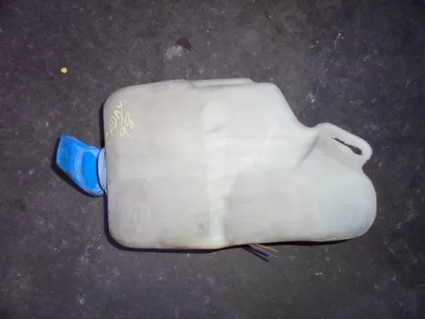 Δοχείο Υαλοκαθαριστήρων Με Μοτέρ για VW CADDY (1996 - 2004) (9K9A) Δοχείο Υαλοκαθαριστήρων Με Μοτέρ για VW CADDY (1996 - 2004) (9K9A)