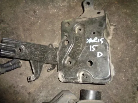 Βάση Μπαταρίας για TOYOTA YARIS (2015  - 2017) ( ) *Δ* Βάση Μπαταρίας για TOYOTA YARIS (2015  - 2017) ( ) *Δ*