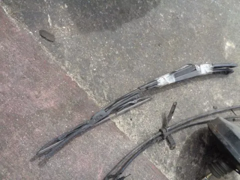 Μπράτσα Υαλοκαθαριστήρων για TOYOTA AVENSIS (2000 - 2003) (T220) *Δ* Μπράτσα Υαλοκαθαριστήρων για TOYOTA AVENSIS (2000 - 2003) (T220) *Δ*