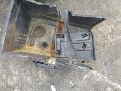 Βάση Μπαταρίας για FORD FIESTA (2002 - 2005) Mk5a *Δ*