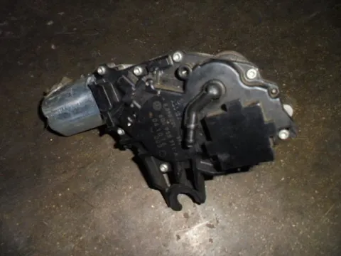 Μοτέρ Κίνησης Πίσω Υαλοκαθαριστήρων (ΜΕ ΕΛΑΤΩΜΑΤΙΚΗ ΒΑΣΗ) για VW POLO (2002 - 2005) (9N) , (2005 - 2009) (9N3 ) - 