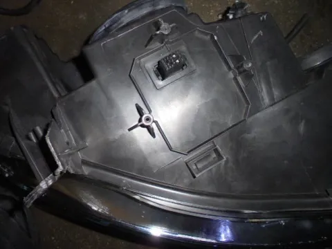 Φανάρι Εμπρός Αριστερό XENON (ΒΑΣΗ ΣΠΑΣΜΕΝΗ) για PEUGEOT 407 (2004 - 2008) (6D_) -  Φανάρι Εμπρός Αριστερό XENON (ΒΑΣΗ ΣΠΑΣΜΕΝΗ) για PEUGEOT 407 (2004 - 2008) (6D_) -