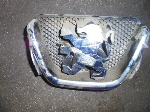 Σήμα - Έμβλημα Εμπρός για PEUGEOT 206 (1998 - 2002) (2A) (2C) (T3E) Σήμα - Έμβλημα Εμπρός για PEUGEOT 206 (1998 - 2002) (2A) (2C) (T3E)