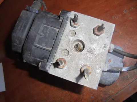 Μονάδα ABS 0265216464 για MITSUBISHI CARISMA (1999 - 2004) (DA) Μονάδα ABS 0265216464 για MITSUBISHI CARISMA (1999 - 2004) (DA)