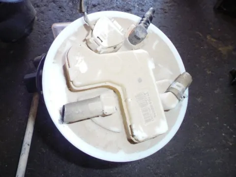 Αντλία Καυσίμου (Τρόμπα Βενζίνης) για TOYOTA YARIS (2015 - 2017) Αντλία Καυσίμου (Τρόμπα Βενζίνης) για TOYOTA YARIS (2015 - 2017)