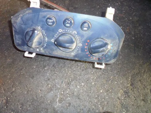 Χειριστήρια Καλοριφέρ για RENAULT CLIO (1998 - 2001) (BB_) (CB_) Χειριστήρια Καλοριφέρ για RENAULT CLIO (1998 - 2001) (BB_) (CB_)