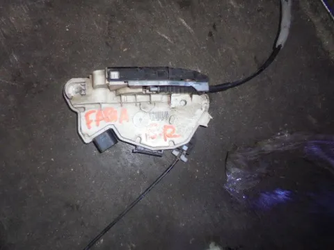 Ηλεκτρομαγνητική Κλειδαριά Εμπρός Δεξιά 7pin για SKODA FABIA (2007 - 2011) Ηλεκτρομαγνητική Κλειδαριά Εμπρός Δεξιά 7pin για SKODA FABIA (2007 - 2011)