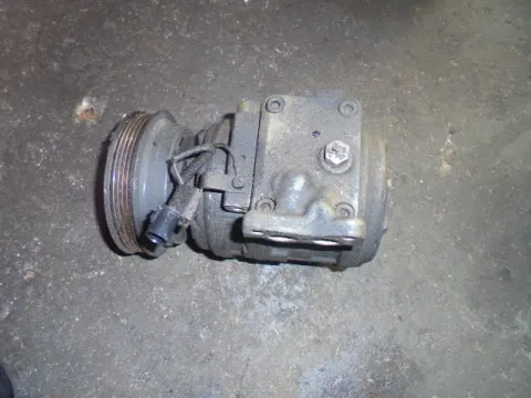 Συμπιεστής A-C (Κομπρέσορας) για TOYOTA AVENSIS (2000 - 2003) (T220) Συμπιεστής A-C (Κομπρέσορας) για TOYOTA AVENSIS (2000 - 2003) (T220)