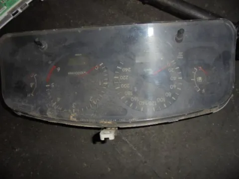 Κοντέρ για TOYOTA AVENSIS (2000 - 2003) (T220) Κοντέρ για TOYOTA AVENSIS (2000 - 2003) (T220)