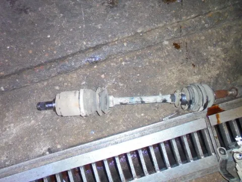 Ημιαξόνιο Εμπρός Αριστερό για NISSAN ALMERA (1995 - 1998) (N15) Ημιαξόνιο Εμπρός Αριστερό για NISSAN ALMERA (1995 - 1998) (N15)